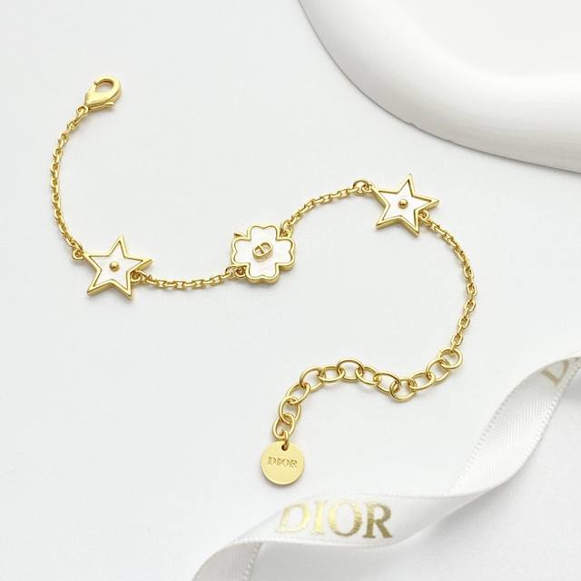 Today's new model code H577 0255820 Dior bracelet hot-selling new model Dior wh
