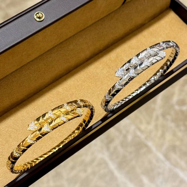 A5451 This popular new snake bone spring bracelet from the Year of the Snake is