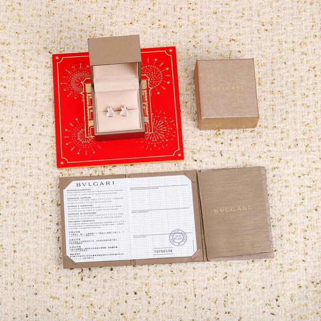 202511 Our fan-shaped stud earrings, Zp22100+, have finally shipped perfectly. B