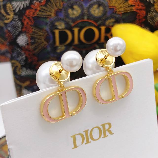 No.Ded0053Pink Dior large and small pearl pendant CD drip oil brass material DD