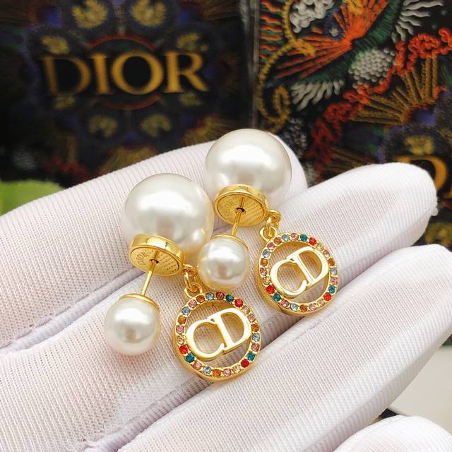 No.Ded0037 Dio*Latest model large and small pearl and colored diamond earrings Z
