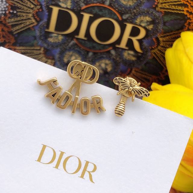 No.Ded0033 Purchasing level Dior Dior Bee asymmetrical earrings are high-end and