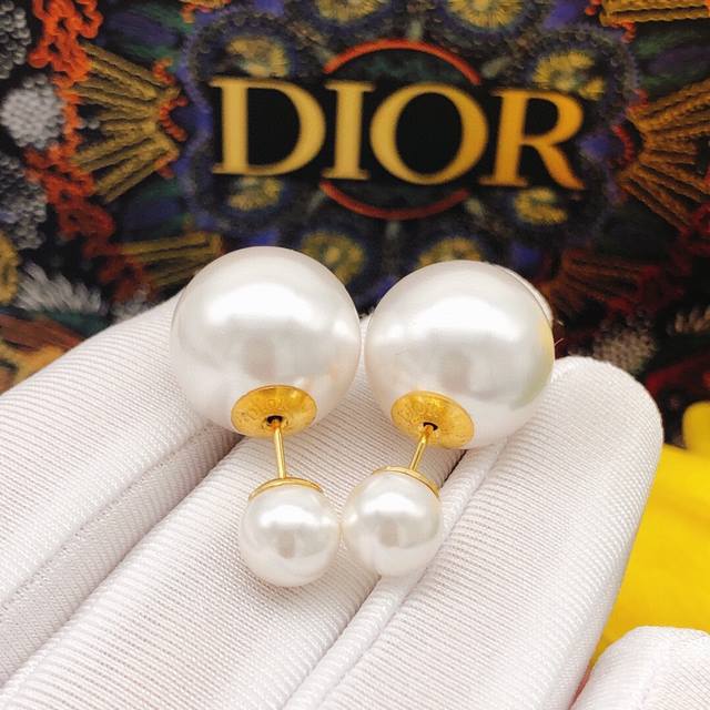 No. Ded0021 Zp pattern size pearl Dili earrings are elegant and generous, exqui