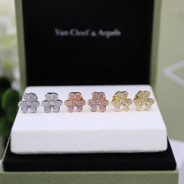 Vca Four-leaf clover and three-leaf flower full diamond earrings made of sub-gol
