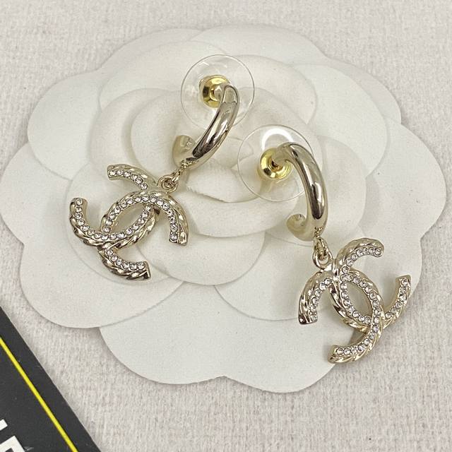 Code E2310 Chanel earrings hot-selling new style Zp Chan 23 ripple full diamond