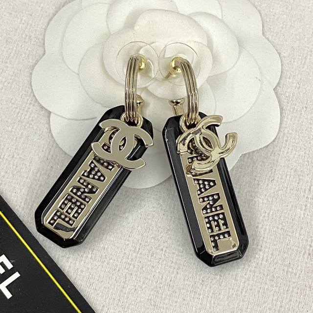 Code E2308 Chanel earrings hot-selling new style Zp Chan 23 black resin letter
