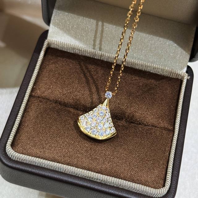 A2718 Stunning Bv's most classic and popular half-skirt necklace, featuring a lu
