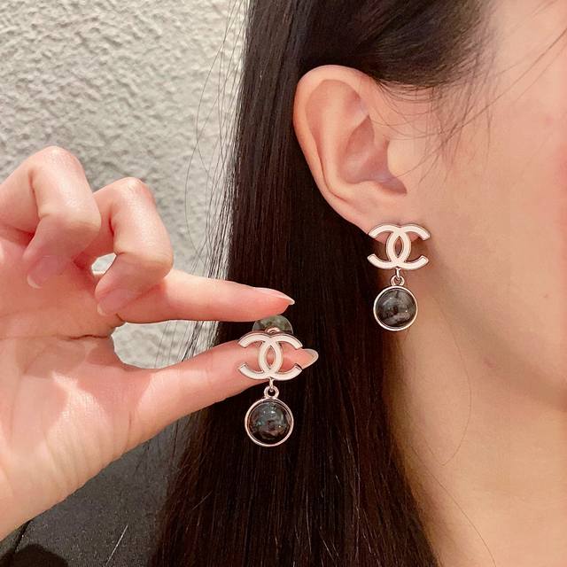 Chanel oil drop gradient double C earrings DDD