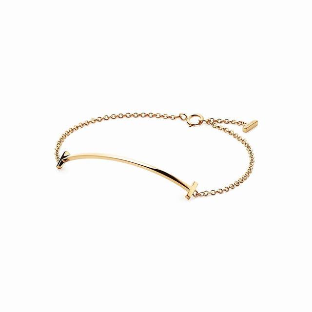 Tiff smile bracelet with the strongest inspiration design. Smile is the most bea