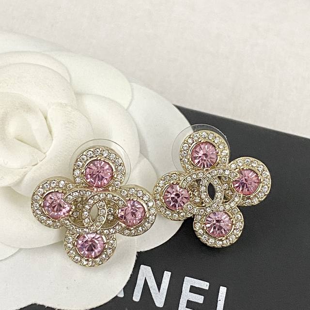 Code E2351 Chanel best-selling earrings, new and consistent Zp, brass texture C