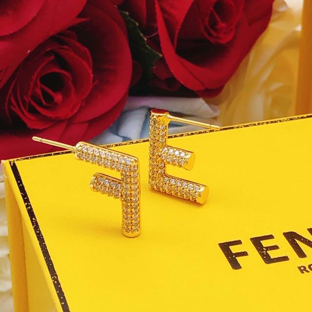 No.Fded0040 Fd*Latest F letter diamond earrings consistent Zp brass material DDD