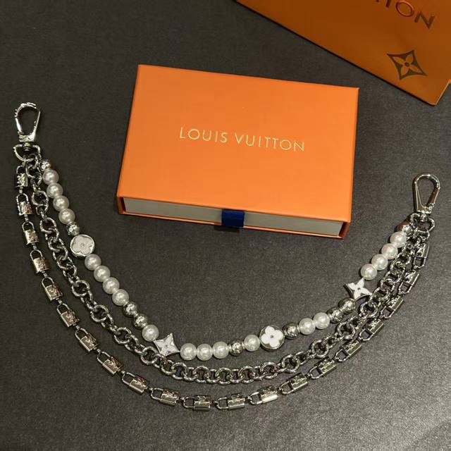 -Louis Vuitton resin pearl pendant waist chain chain design unisex couple silver