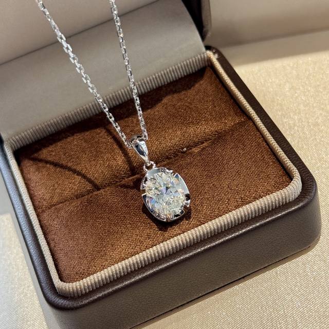 A6598 This five-carat simulated diamond necklace features the finest simulated d