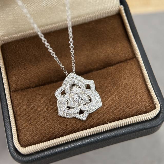 A3202 Piaget Rose Hollow Necklace S925 sterling silver micro-inlaid imported zir