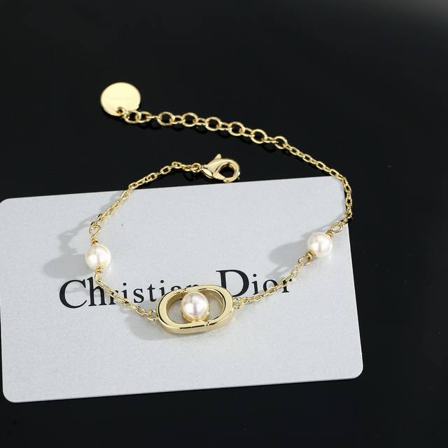 Dior's hot-selling new pearl bracelet is new and not just a regular item on the
