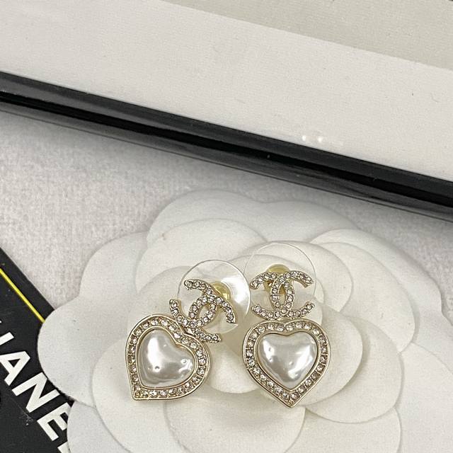 Code E2322 Chanel bestseller earrings are back in stock! Available at the same