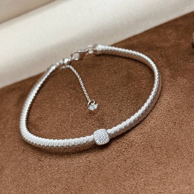 A6619 The hottest Instagram trend~ The cool metal + diamond combination spring s