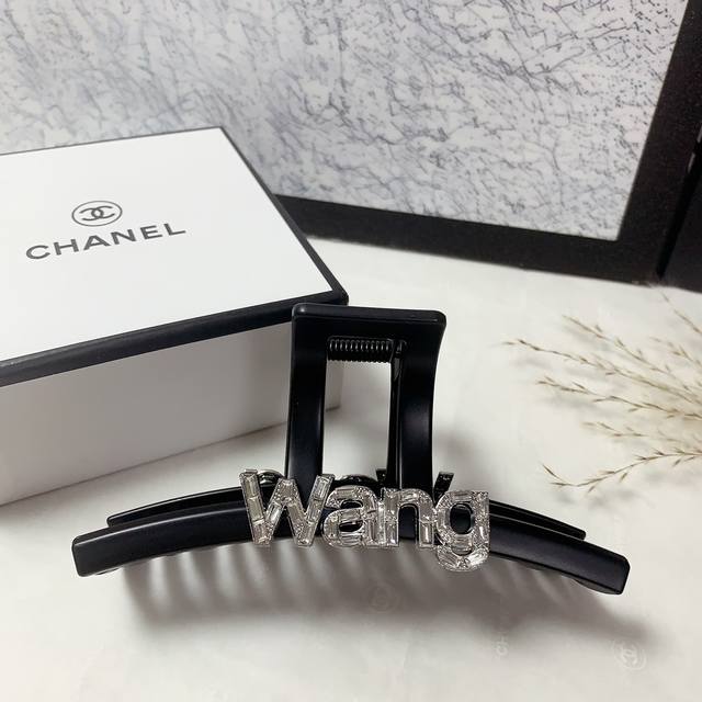 Alexander Wang Wang hair clip new Czech diamond logo clip temperament versatile