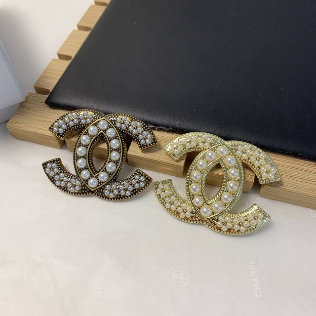 Chanel Xiaoxiang Chanel brooch Pearl brooch atmospheric upscale exquisite little