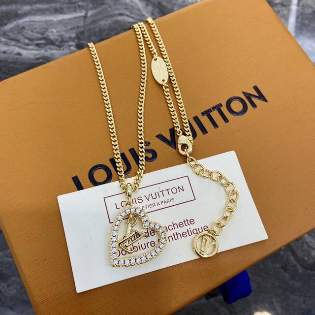 Lx0862 L's heart necklace is simply an exciting design, perfect and seamless, it