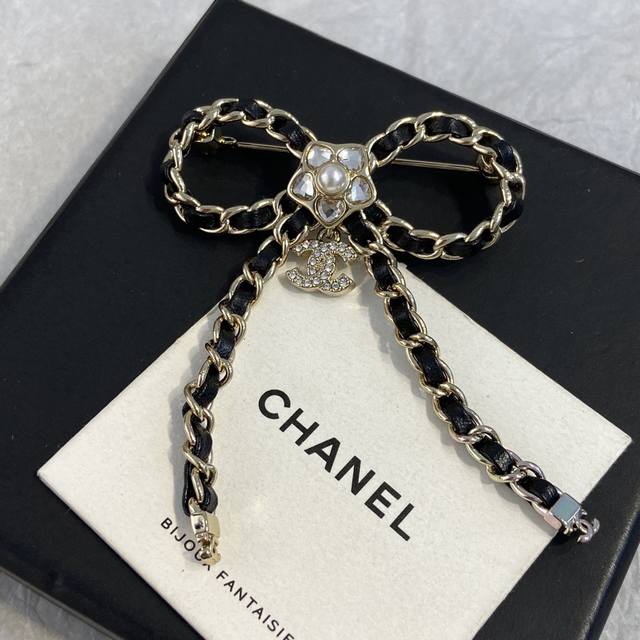 Xz954 Large Black Leather Bow Brooch 25 Newest Fall/Winter Collection! First and