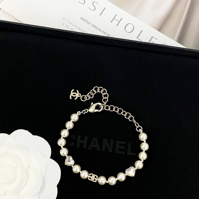 Today's new model code: H579 0247825 Chanel bracelets are a hot seller! Chan 25