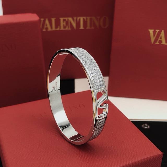 No. Vsz0014 Valenti*O's latest starry sky bracelet is consistent with Zp brass m