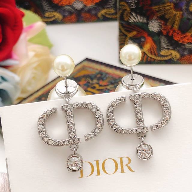 No.Ded0573 Dio*Latest silver pearl earrings with the same size and diamond Zp br