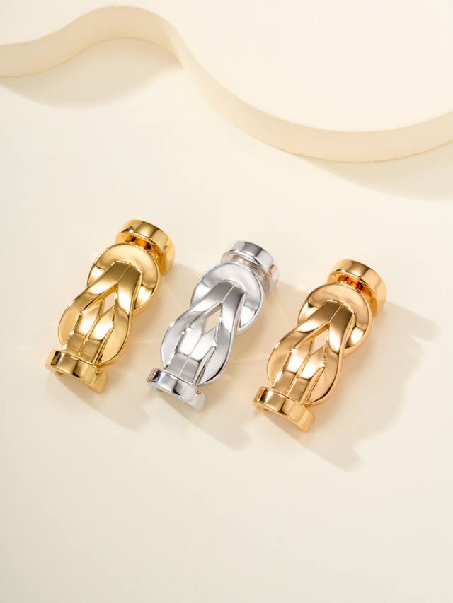Large Force 8 degree cuff link originates from the 1966 masterpiece. DDD