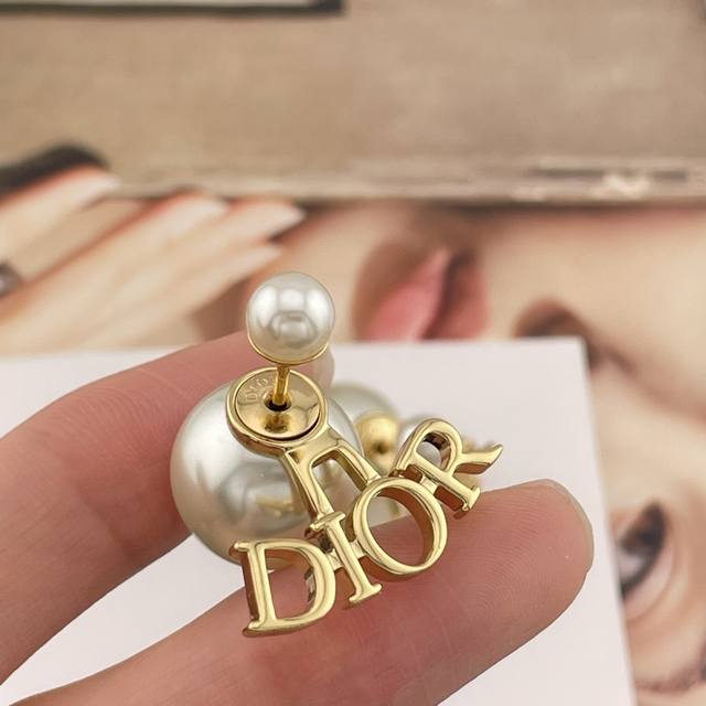 High-quality details as shown in the picture. 0800100 D double-bead earrings, Z