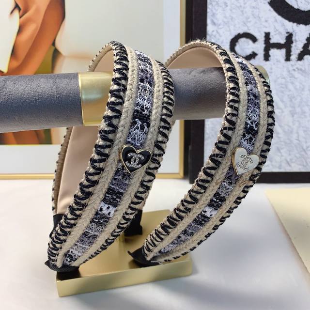 Chanel Xiaoxiang Chanel headband Xiaochan style thick heart-shaped logo light lu