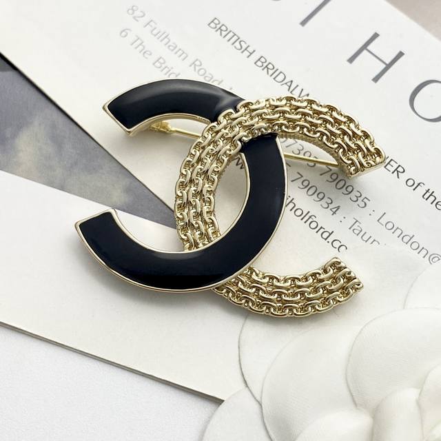 Code A647 0257820 Chanel brooch, best-selling, new arrival, Zp Chan 24 Black Go