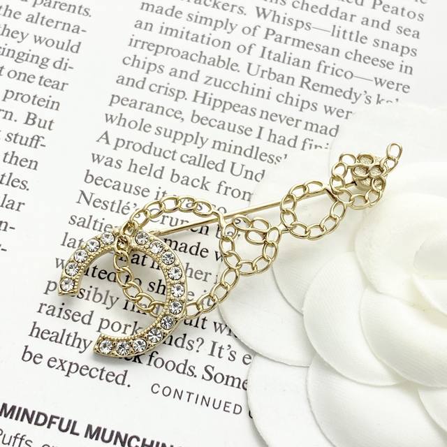 Today's new model code A793 0247825 Chanel brooch hot sale new arrival Chan 25