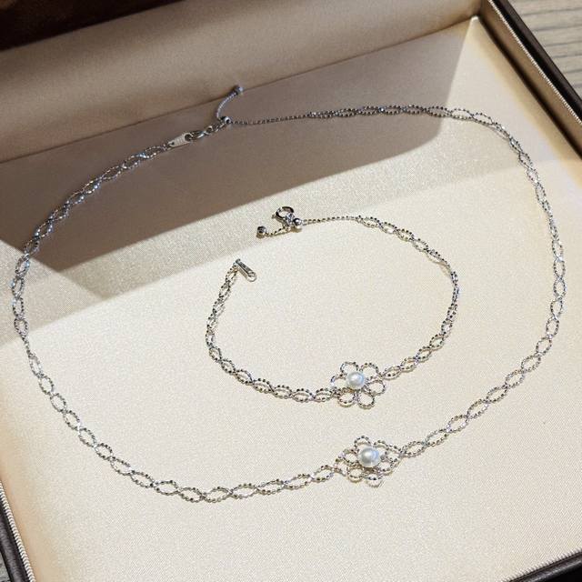 Sterling silver necklace and bracelet 140 A6579 Independent designer new light