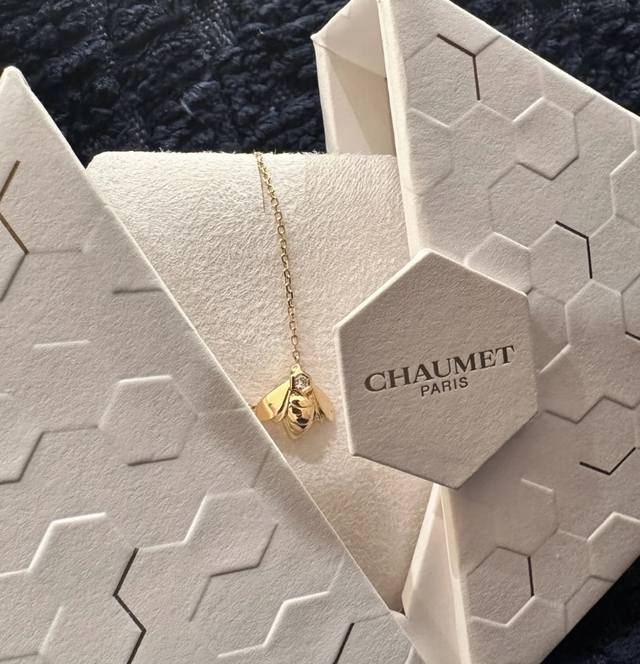 Bee necklace Chaumet Paris carat bee necklace made of sub-gold material, bee sha