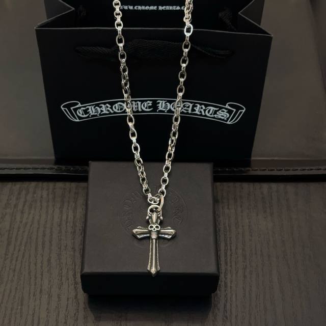 New counter quality Chrome Hearts Chrome Hearts letter necklace skull cross pen