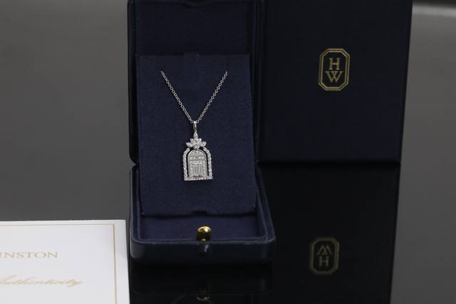 The Lucky Gate necklace, customizable with real gold and diamonds, please consu