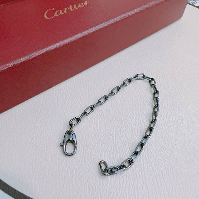 necklace. Cartier necklace bracelet V gold series of material perfect appearanc