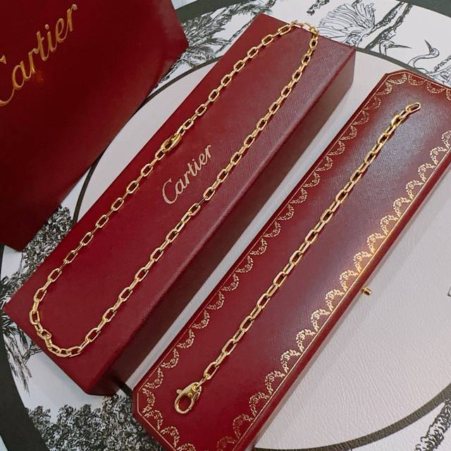 necklace. Cartier bracelet necklace V gold series of material perfect appearanc