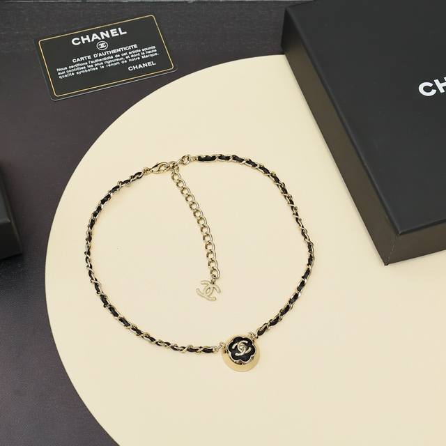 Chanel 25A Handmade Sheepskin Camellia Button Necklace Retro and fashionable fe