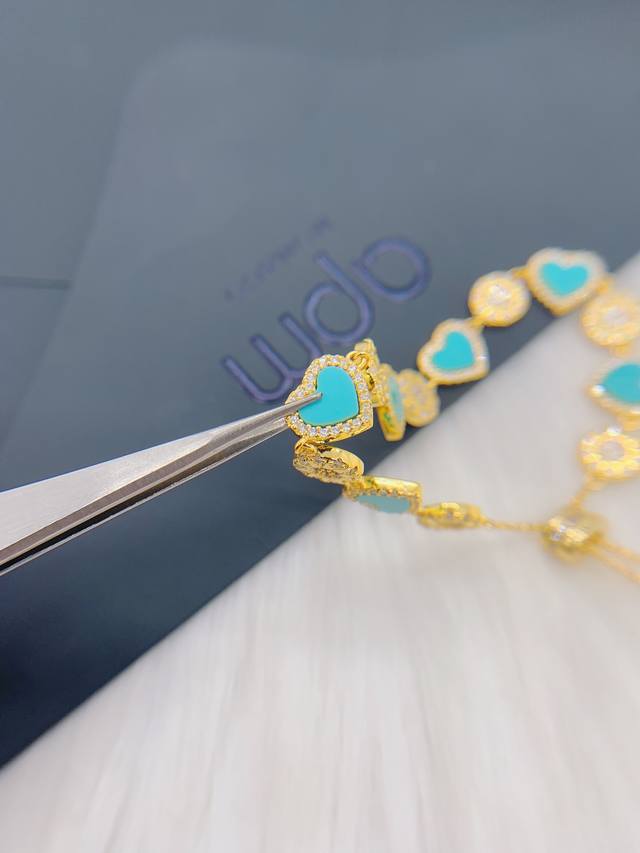 A batch M Monaco sky blue heart circle diamond sun bracelet! Enjoy the cool summ