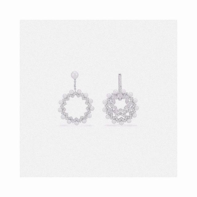 A batch M Monaco new asymmetrical sun-embellished pearl earrings, series Com bat