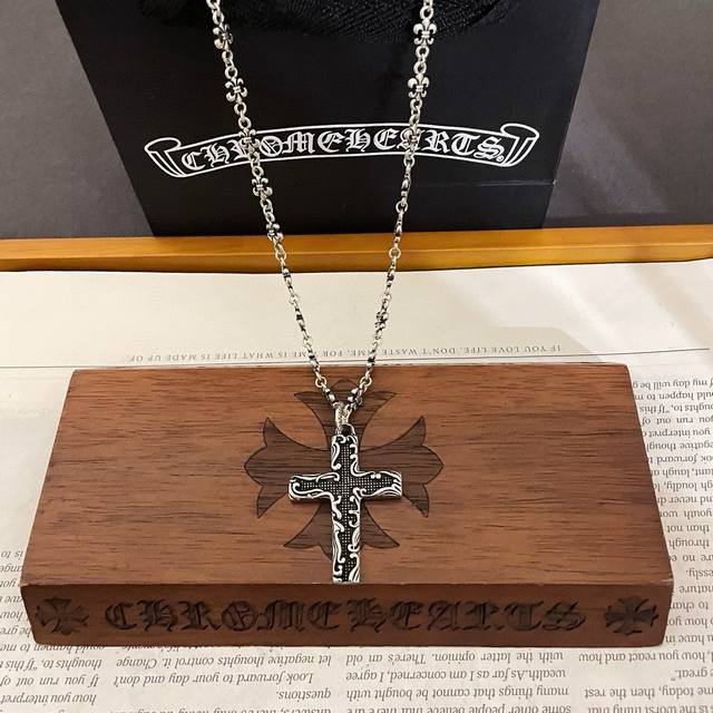 New counter quality Chrome Hearts classic retro Scout Flower necklace cross pend