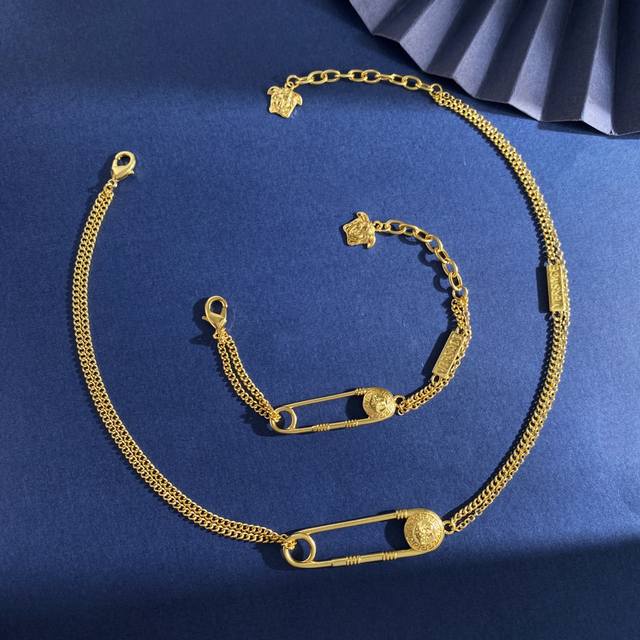 Bracelet Vs92 Necklace Vs92 Versace European and American fashion retro persona