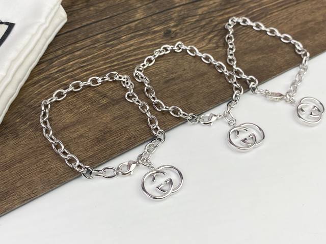 Gucci Double G bracelet replica ~ Stylish, unique, beautiful, super popular, fir