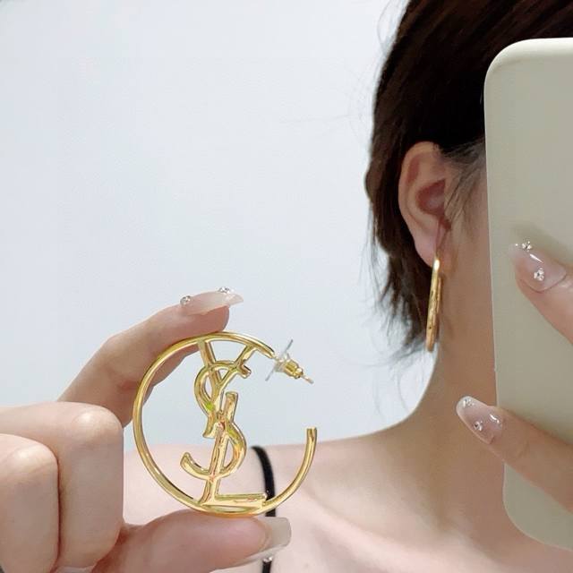 Xiaohongshu recommends the hottest new YSL Saint Laurent vintage gold distresse