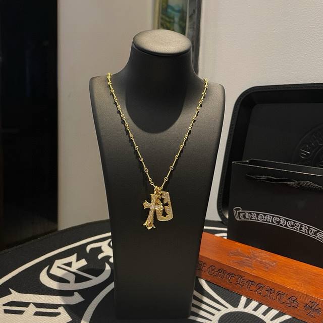 New counter quality Chrome Hearts classic gold necklace cross pendant with conc