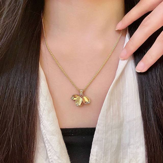 Cartier's popular necklace, high-end custom necklace, micro-inlaid with imported