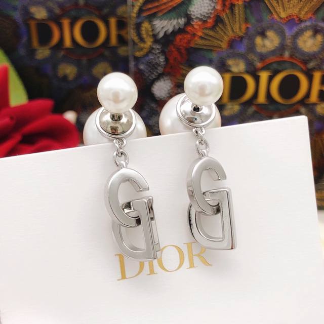 No.Ded0525 Dio*Latest model large and small pearl tassel Cd silver smooth consis