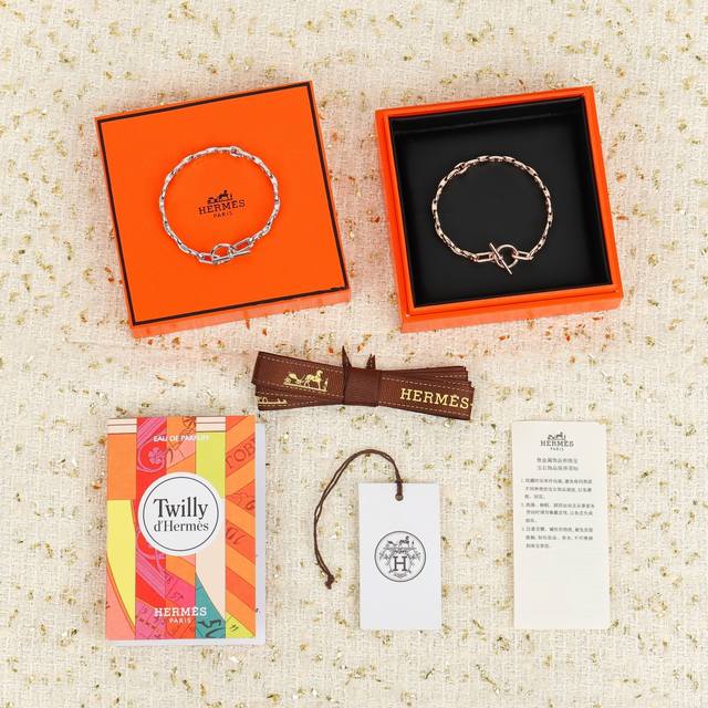 203968 We offer pig nose bracelets priced at over 50,000. Believe it or not, we